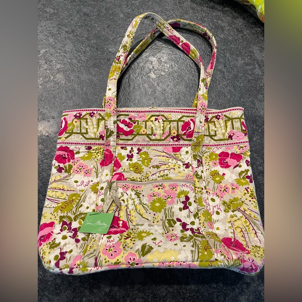 Vera Bradley make me blush tote NWT